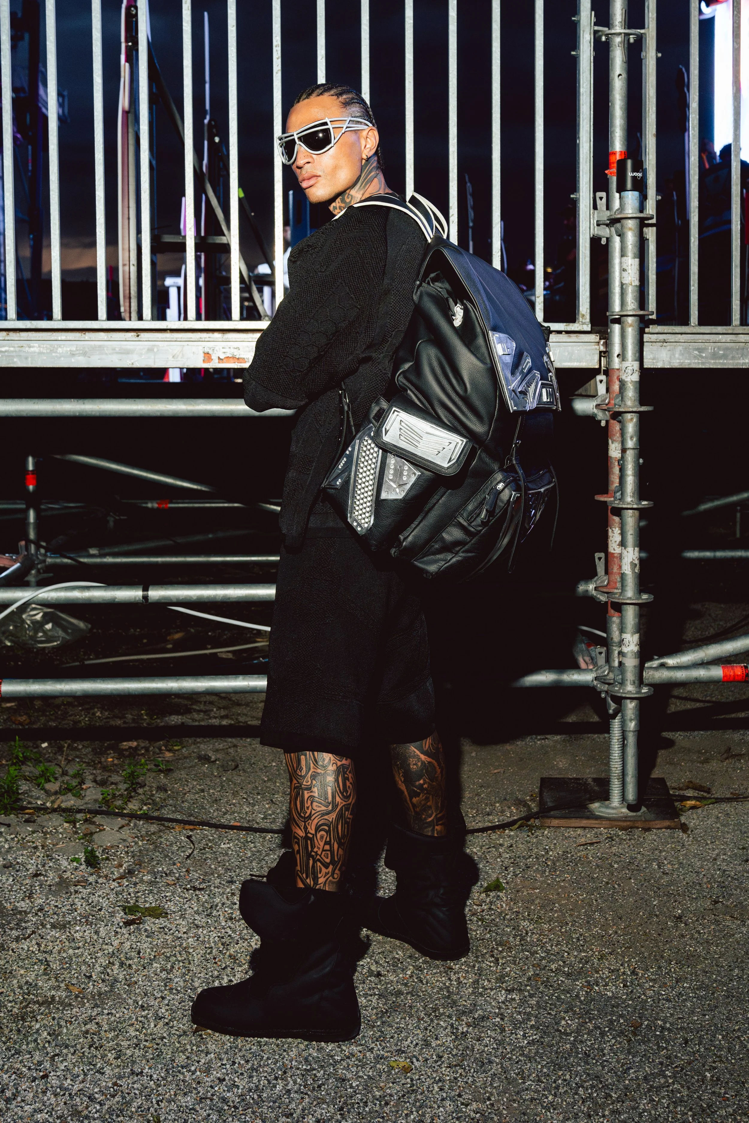 PDF_HOLYMOTOR_SS25_Look 20.jpg