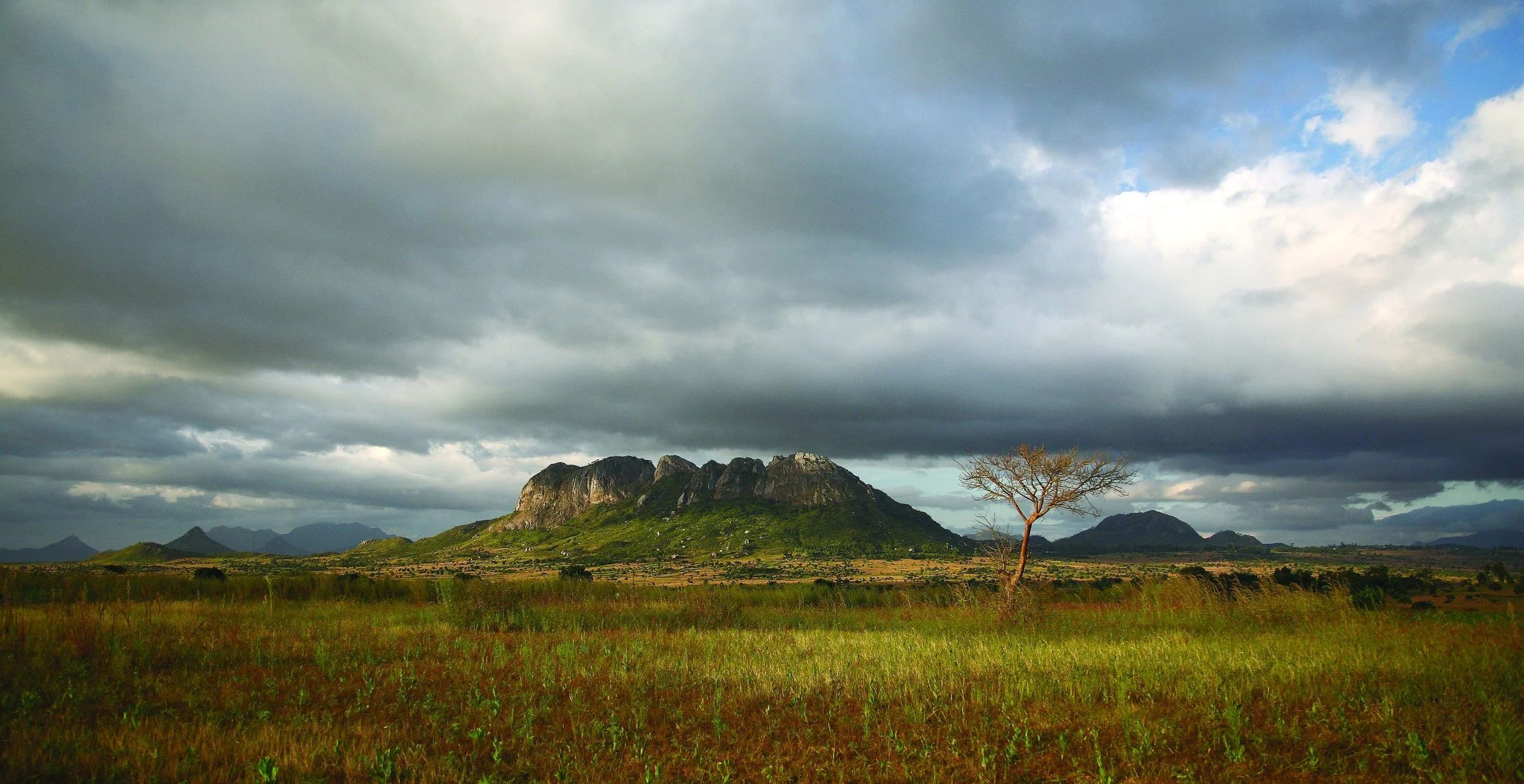 ILRI%2c_Stevie_Mann_-_Farm_landscape_in_central_Malawi.jpg
