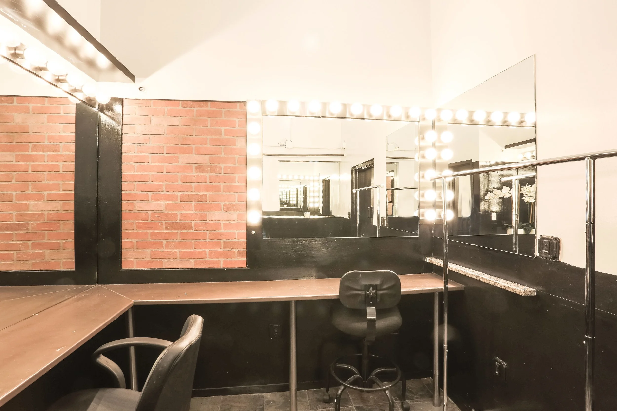 Makeup room.jpg