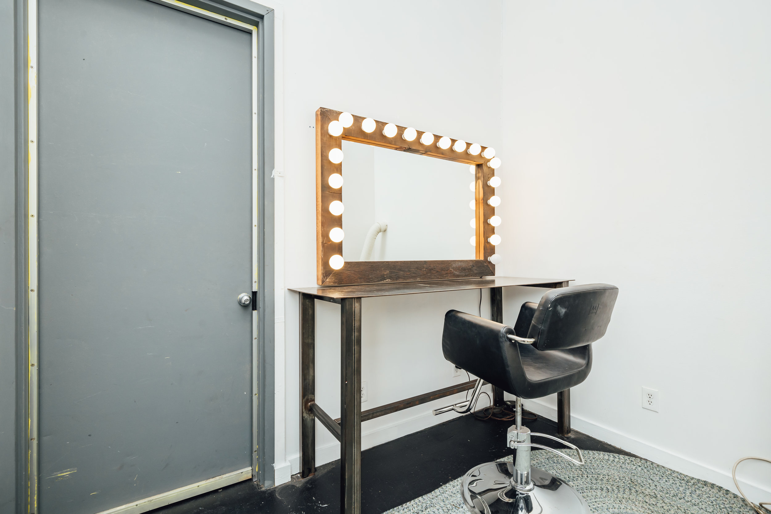 Hair and Makeup Room 1-02.jpg