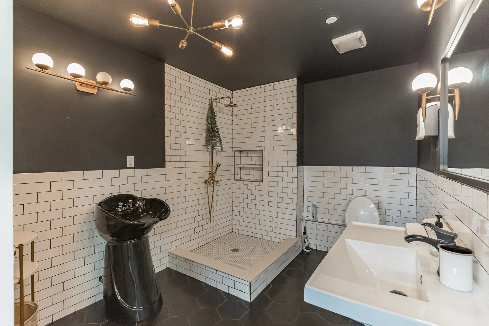 Bathroom in studio 11 - Film and video production studio in Long Island City, NYC - Be Electric Studios