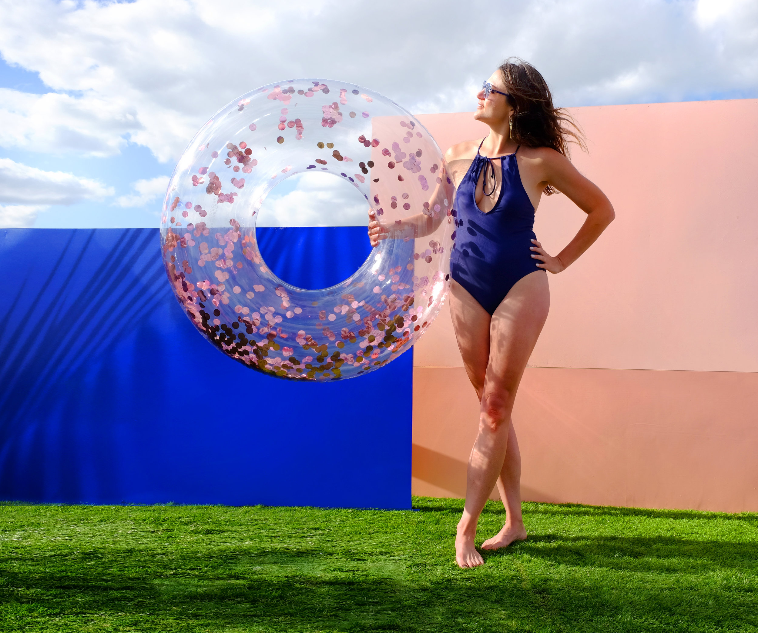La Vaca Minnidip Luxe Inflatable Pool | The First Designer (aka CUTE) Inflatable Pool | Confetti Pool Float | Rose Gold Confetti Ring Float | Glitter Pool Ring