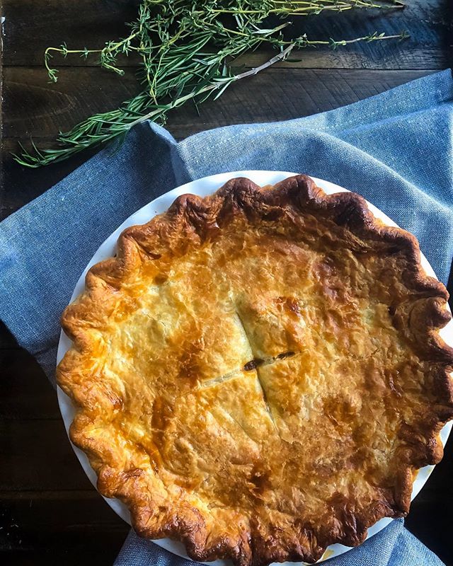 I feel like pot pie is the yoga pants of food. It’s fancy little crust hides everything inside and you may be surprised with what you find. It’s also sort of like socially appropriate to have it in every situation because it’s like sort of fancy ish but also really not. Plus it’s comfortable in like every situation. Smelling it, eating it, watching it brown in the oven- that yoga pants analogy has ended by the way.
The recipe for this Guinness Pot Pie can be found on the @grandandessex page and a step by step is in the highlights. Go check it out. Go make it. Your best yoga pants self will thank you.
#dinner #pie #potpie #bake #epicurious #yum #beer #f52grams #feedfeed