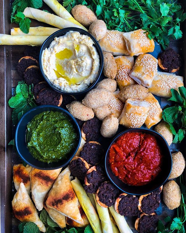GIVEAWAY! 
First of all, how stunning is this platter? I&rsquo;m testing our grab and go items to serve on Purim day as people are running in and out of the house on @grandandessex this week. 
But guys, let&rsquo;s look full picture for like half a m