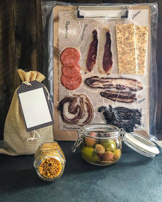 Purim 2019. 
Charcuterie by @eatinginflats 
Pickled mustard seed and marinated olives by @cookinginheelss
Costumes by no one. We forgot about costumes. 
Happy Purim everyone!