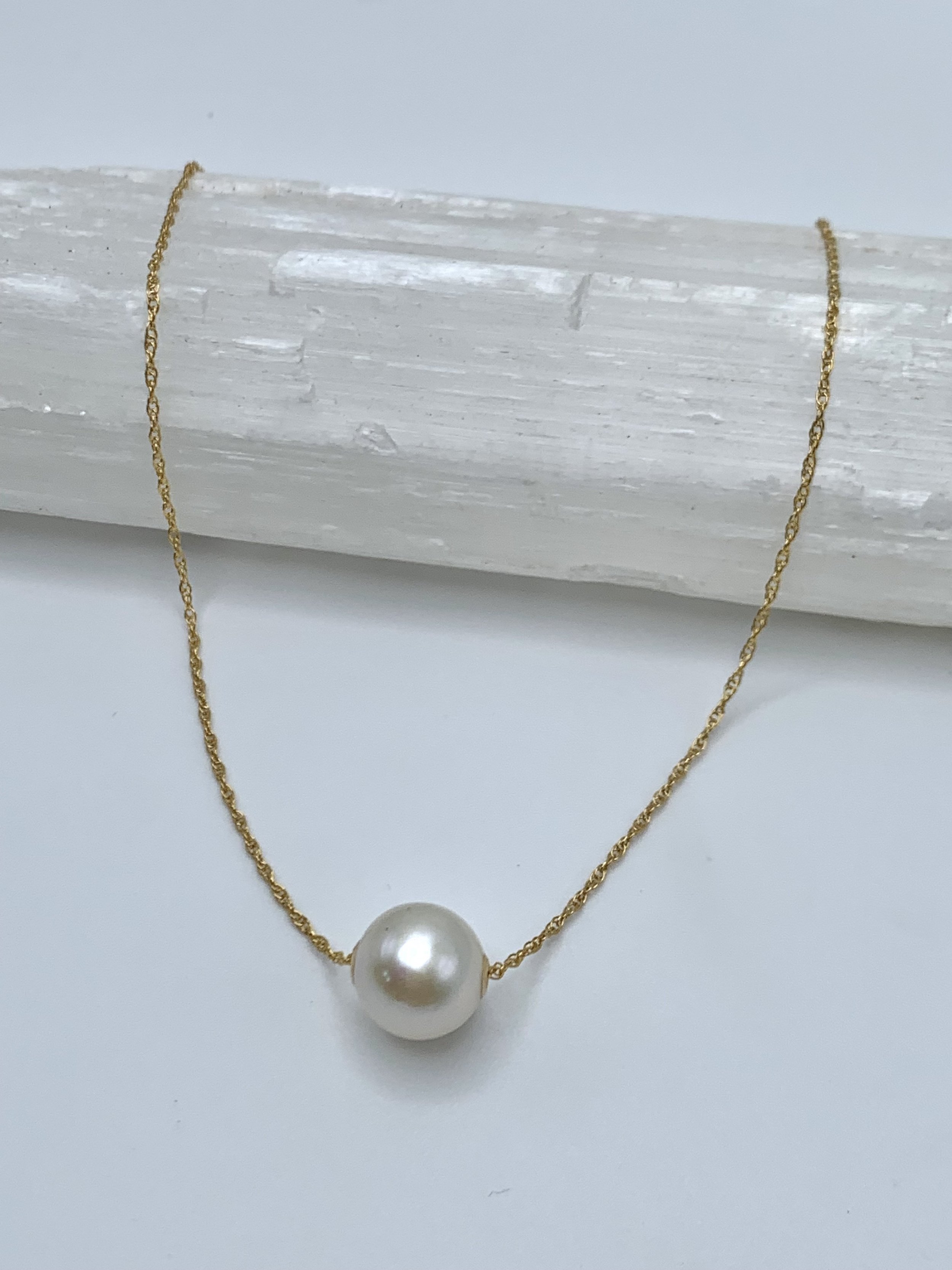 Floating Edison Pearl Necklace.JPG