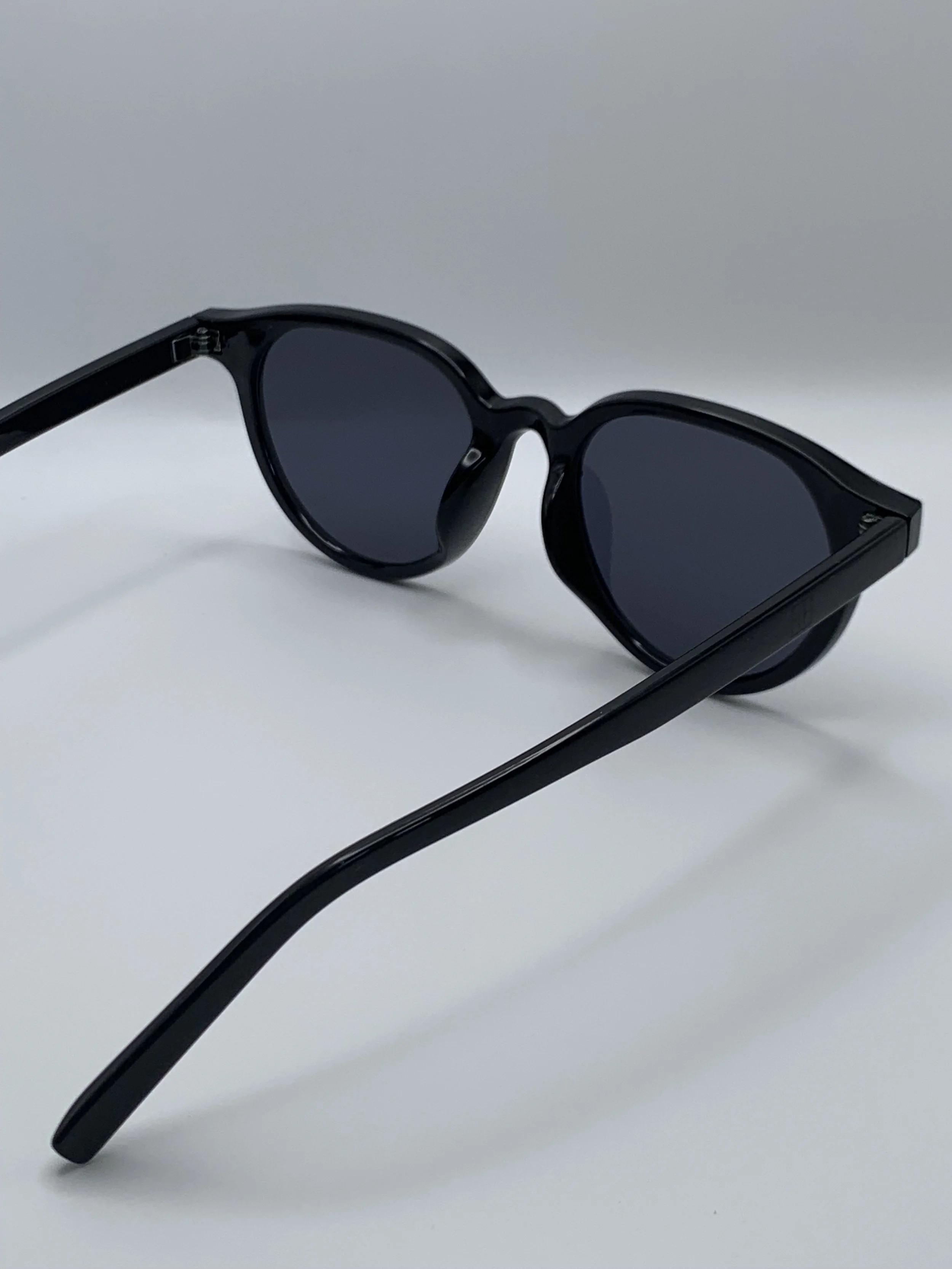 Gewn Sunglasses in Black.JPG
