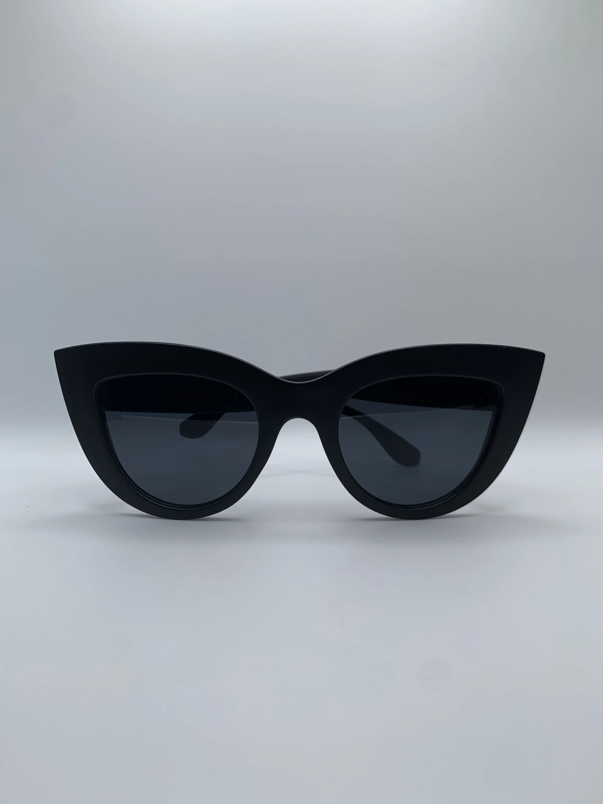 Joan Sunglasses in Black.JPG
