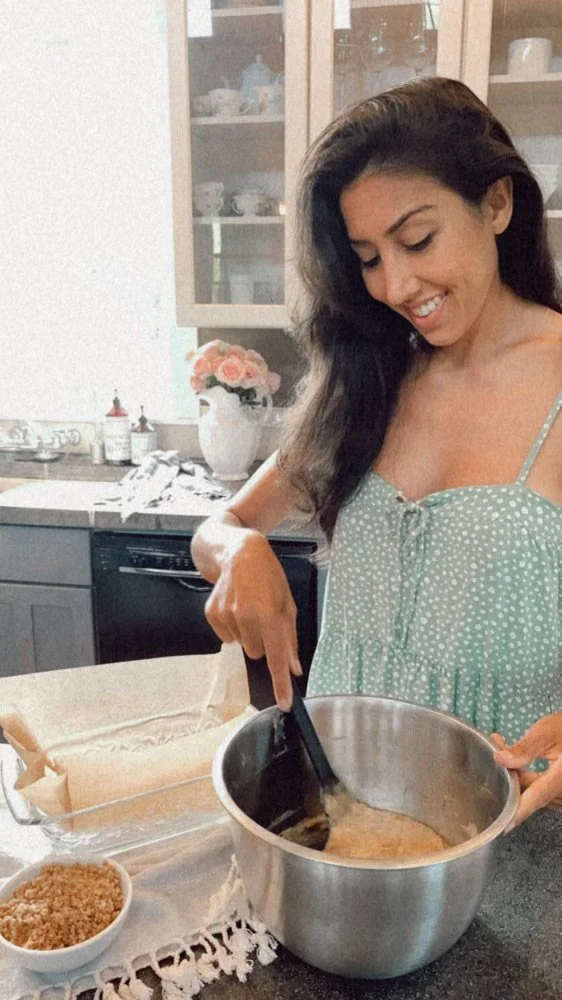 Banana Bread with Mac-Nut Crumble Topping Recipe
