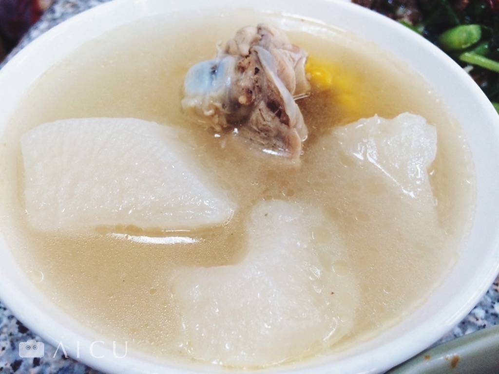 例湯一碗35元,實實在在。