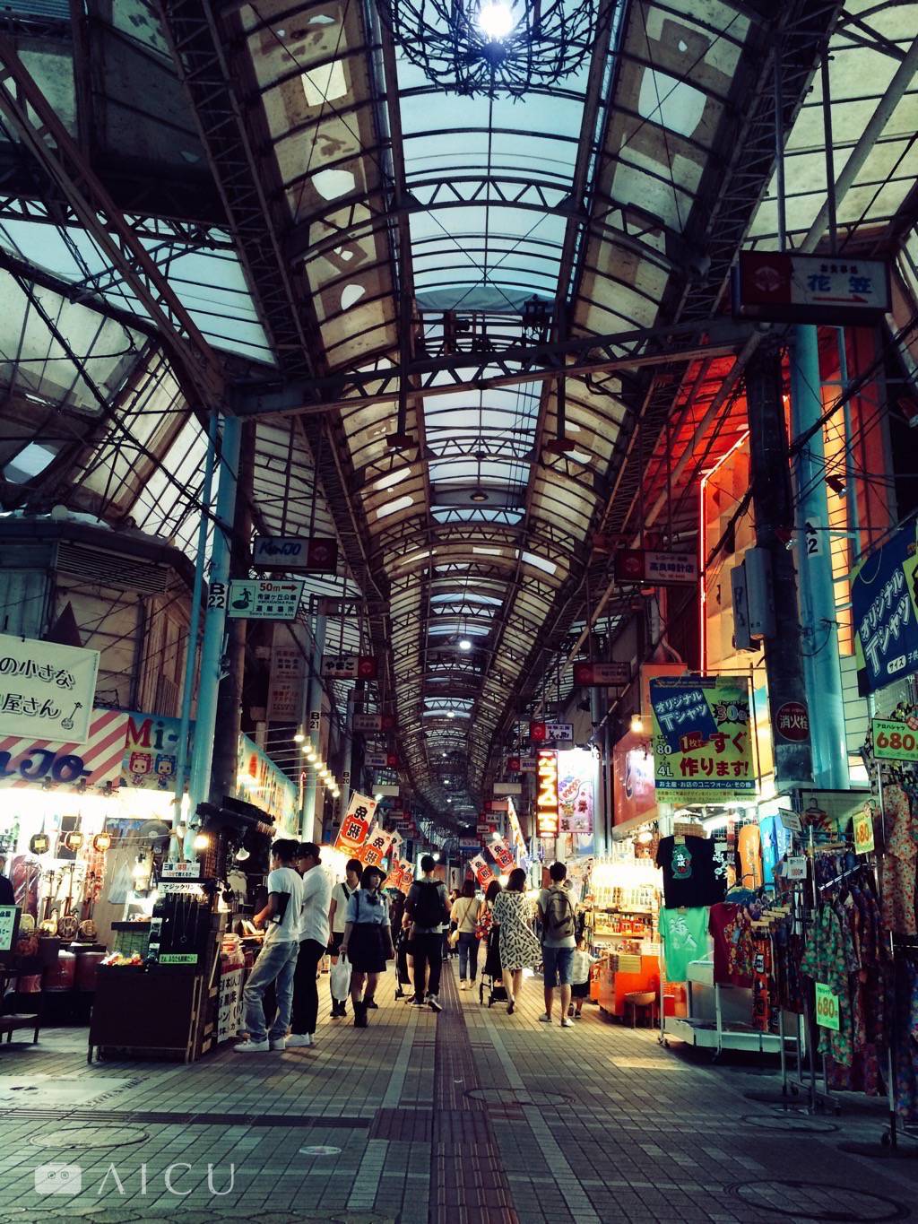 那霸市內商店街一景