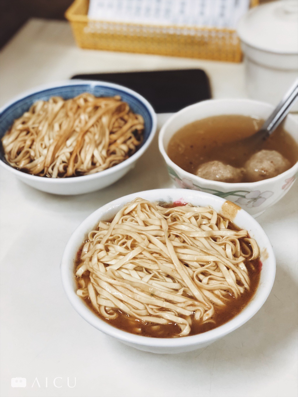照片為宜蘭麻醬麵,話說從早餐開始吃麵,而且只賭注這麵,沒太多小菜,實在很值得探討。