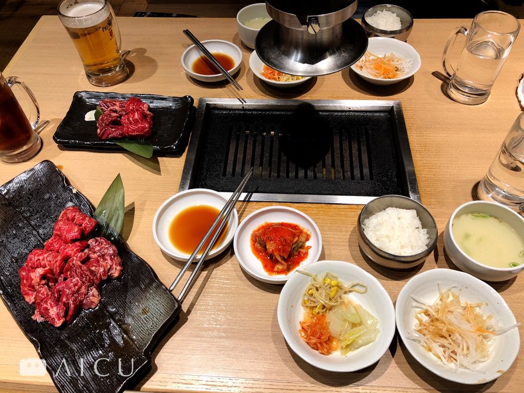 大阪燒肉特色在內臟和泡菜,餐桌上的食物延伸起來其實是日韓戰爭的歷史脈絡。