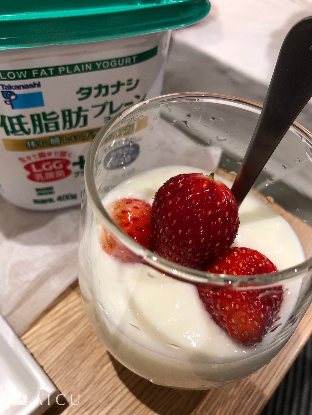 優格+水果,是旅行途中很重要的補充。