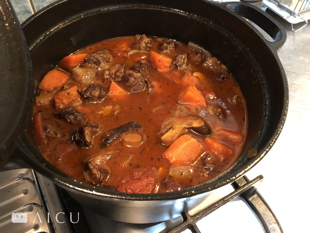 比如燉鍋紅燒牛肉,就才顯得出鑄鐵鍋存在的意義。