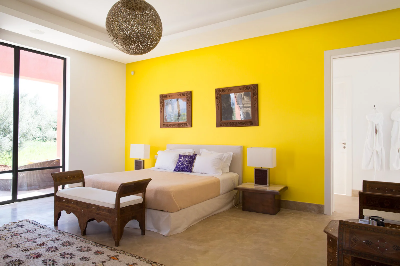 Azaren-yellow-main2.jpg