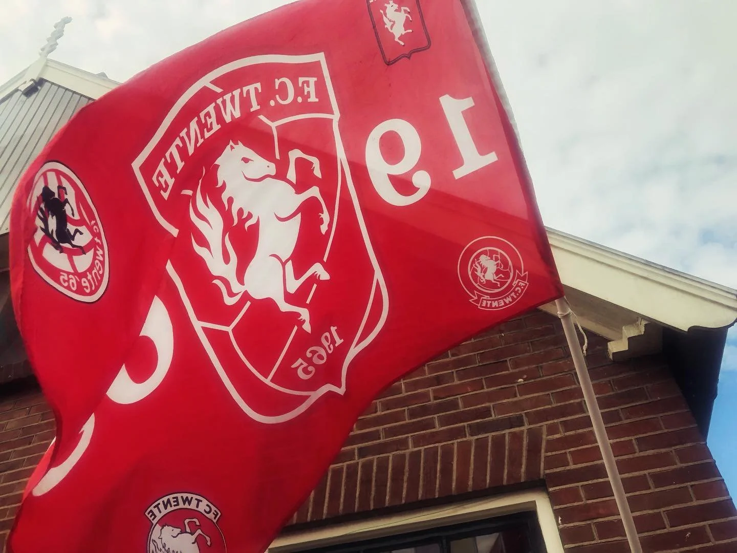 #cote
#voetbalfeestjethuis
#youllneverwalkalone