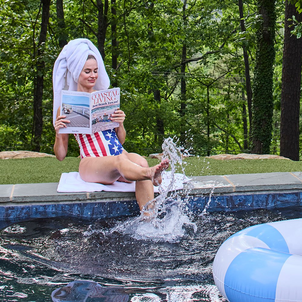 Towel Pool_lifestyle_0002_RC1980.jpg