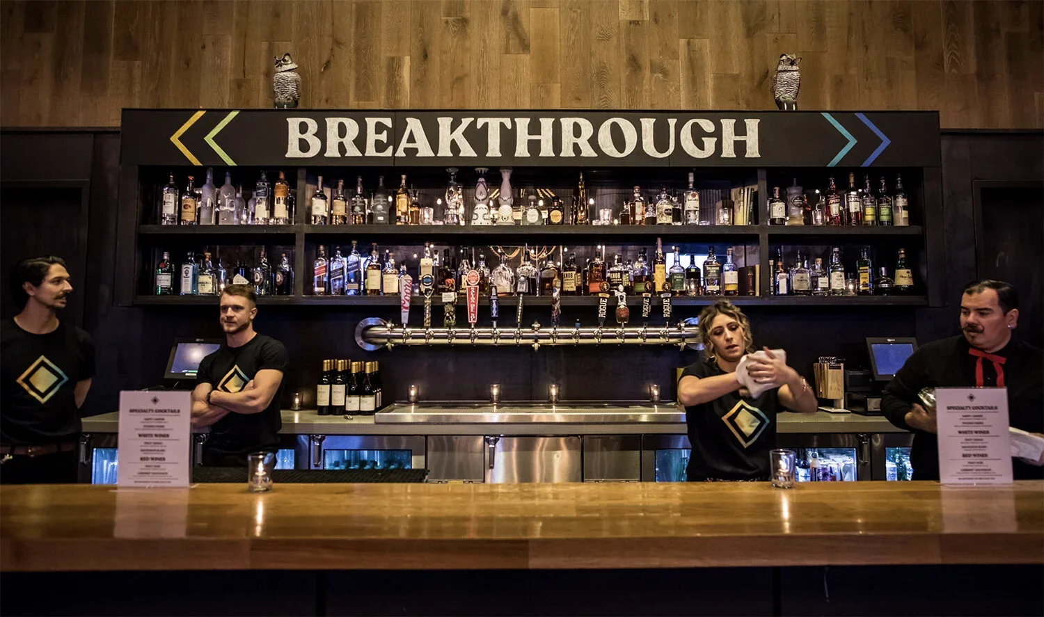 bar.jpg.webp