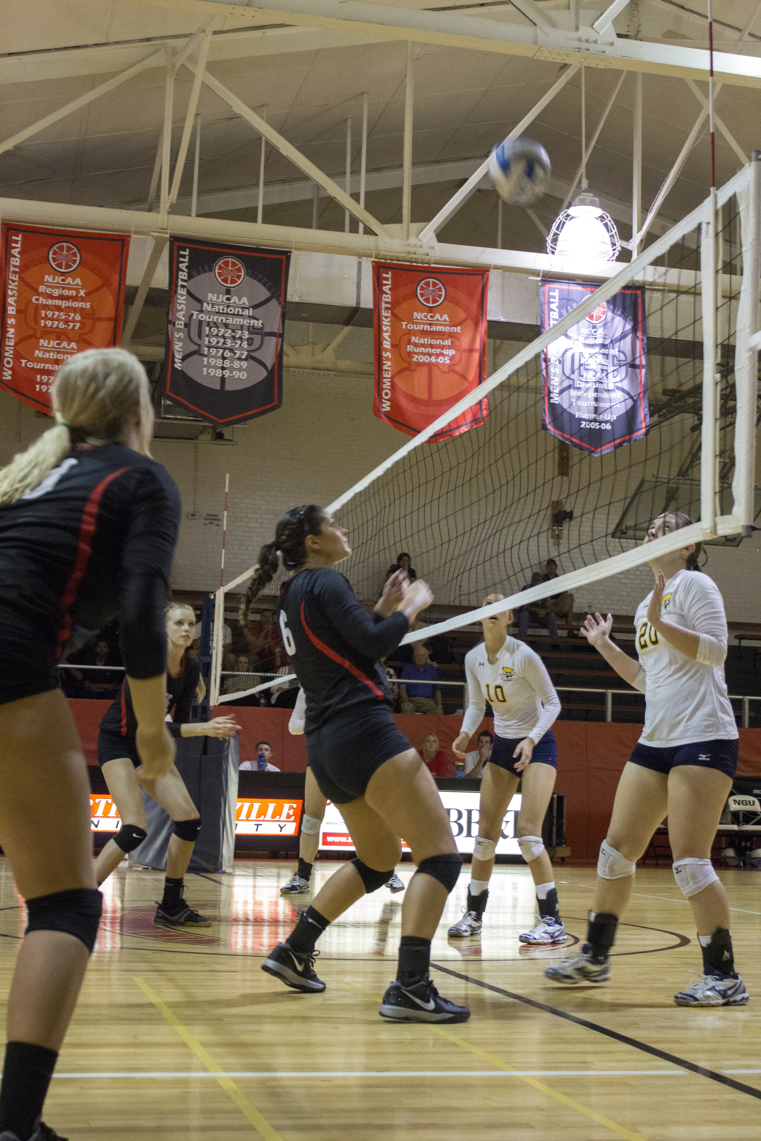 Senior Elizabeth James awaits the return of the ball. 