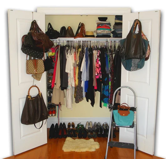 Ordinary closet. Source: pixabay.com