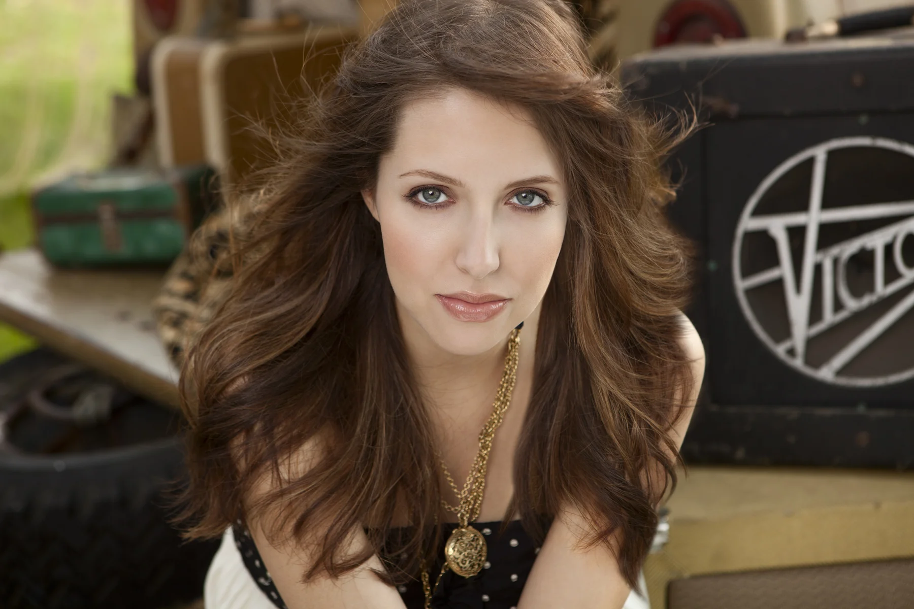 Courtesy: http://wordlabelgroup.com/francescabattistelli