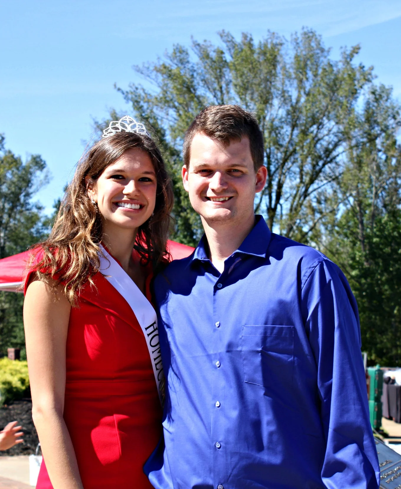 Former homecoming queen Eden Crain (senior), and her fiancé are enjoying homecoming as her last day of being queen.