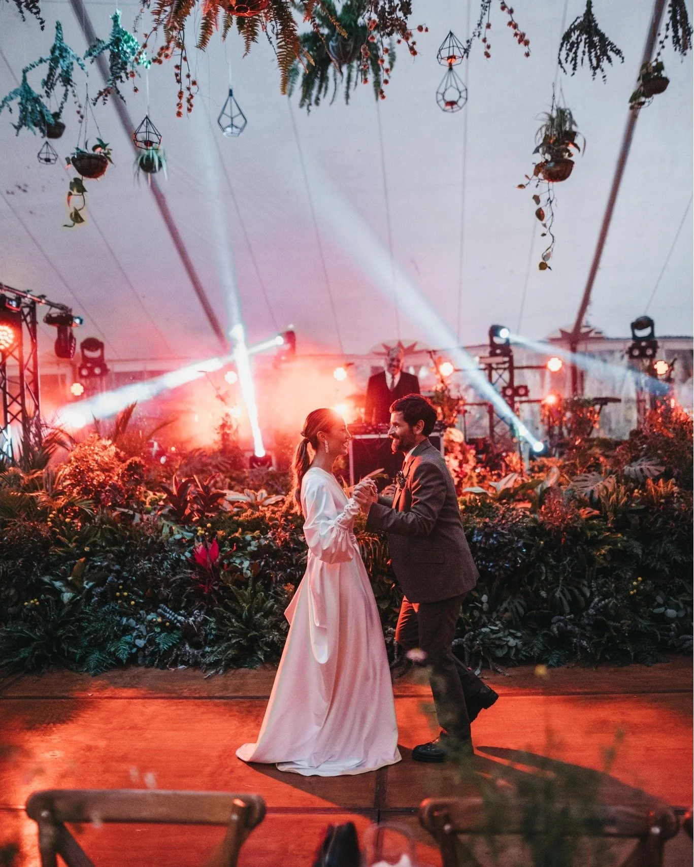 Ana &amp; Juan Carlos en hacienda la Armenia, una de las bodas con m&aacute;s colores que he hecho, estuvo Bomba literal !!gracias a Caro @chauxeventplanners  por llevarme, am&eacute;. El video lo hicieron mis amigos de @eli.cinema