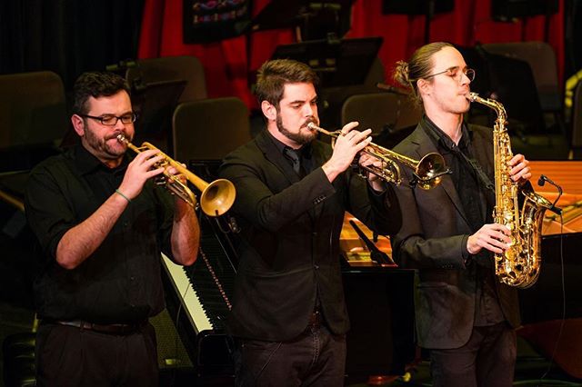 Our melody section 🥰 @tanobrock @andrija.music @trumpethauer #middleeasternfestival #balkanbrass #sarmabrassband #trubaci #saksofon #balkanmusic #ajde #partymusic