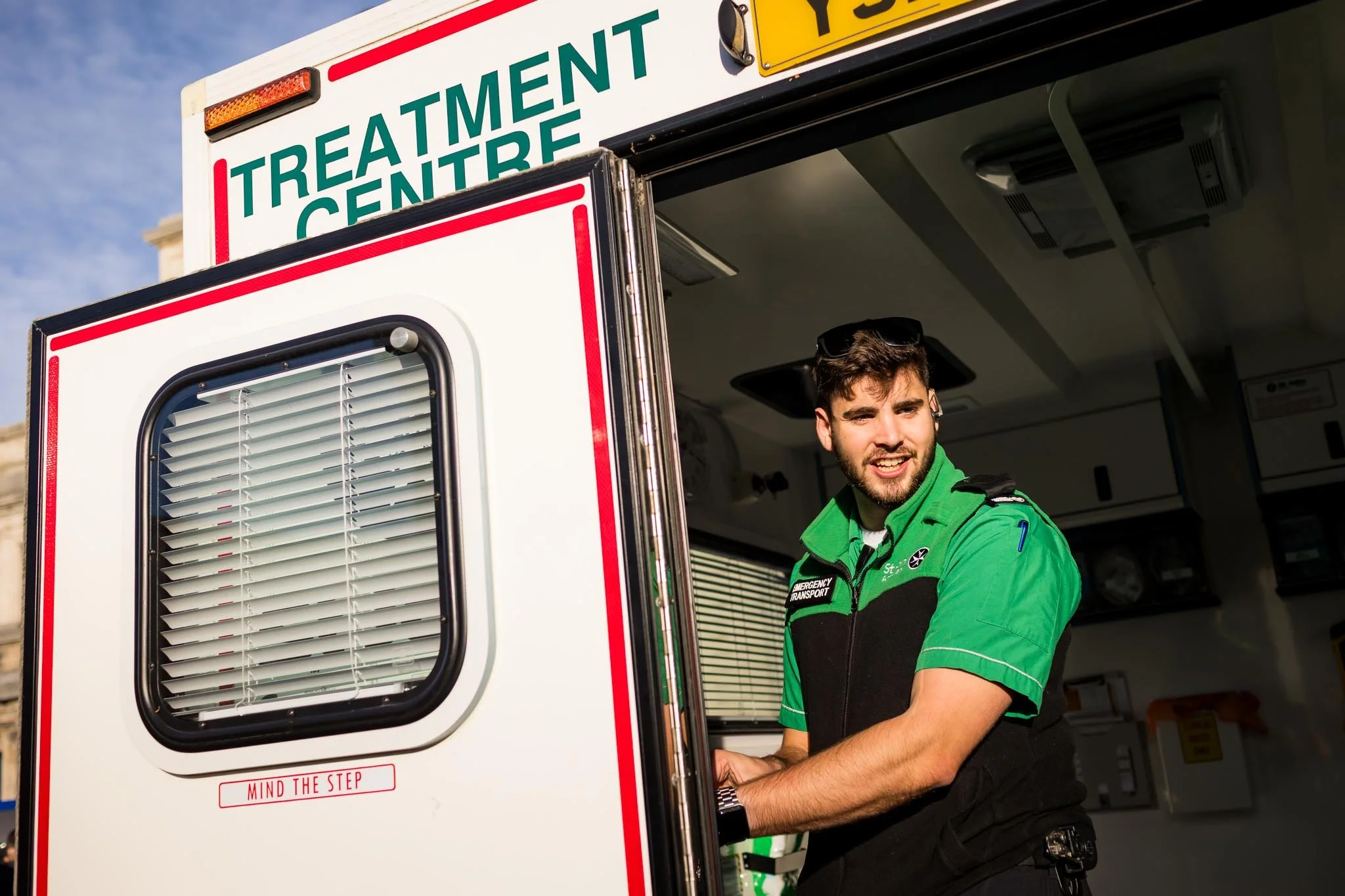 St John Ambulance  - Pobl tech