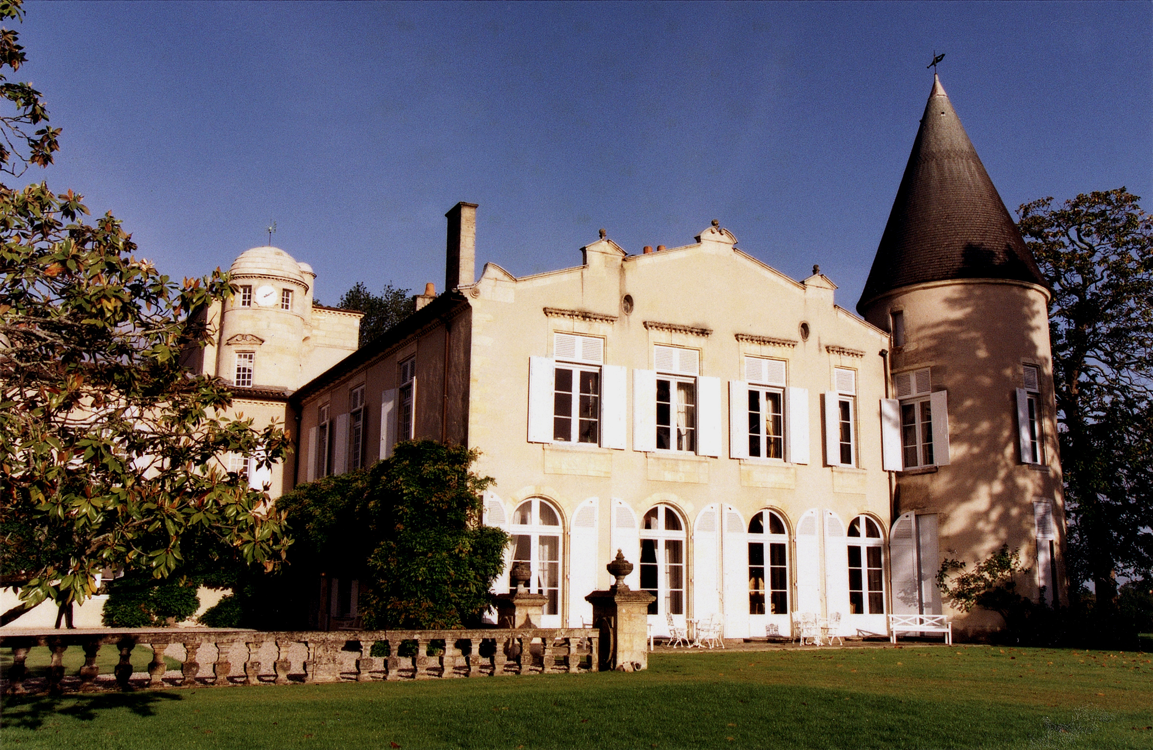 Chateau Lafite A name for Excellence Finesse and Elegance finess  拉菲堡一部非比寻常的历史.jpg
