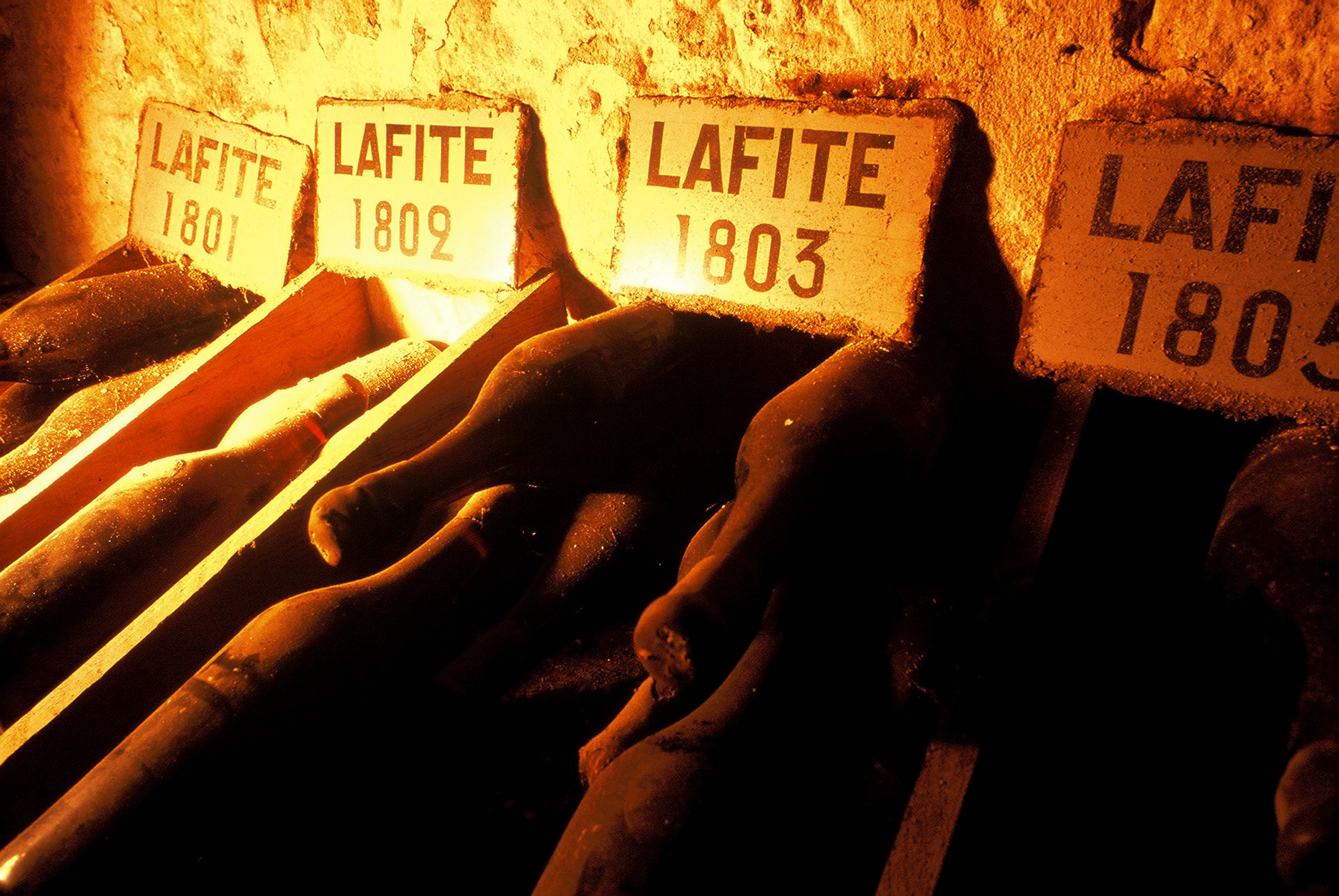 Lafite-various-old-bottles.jpg