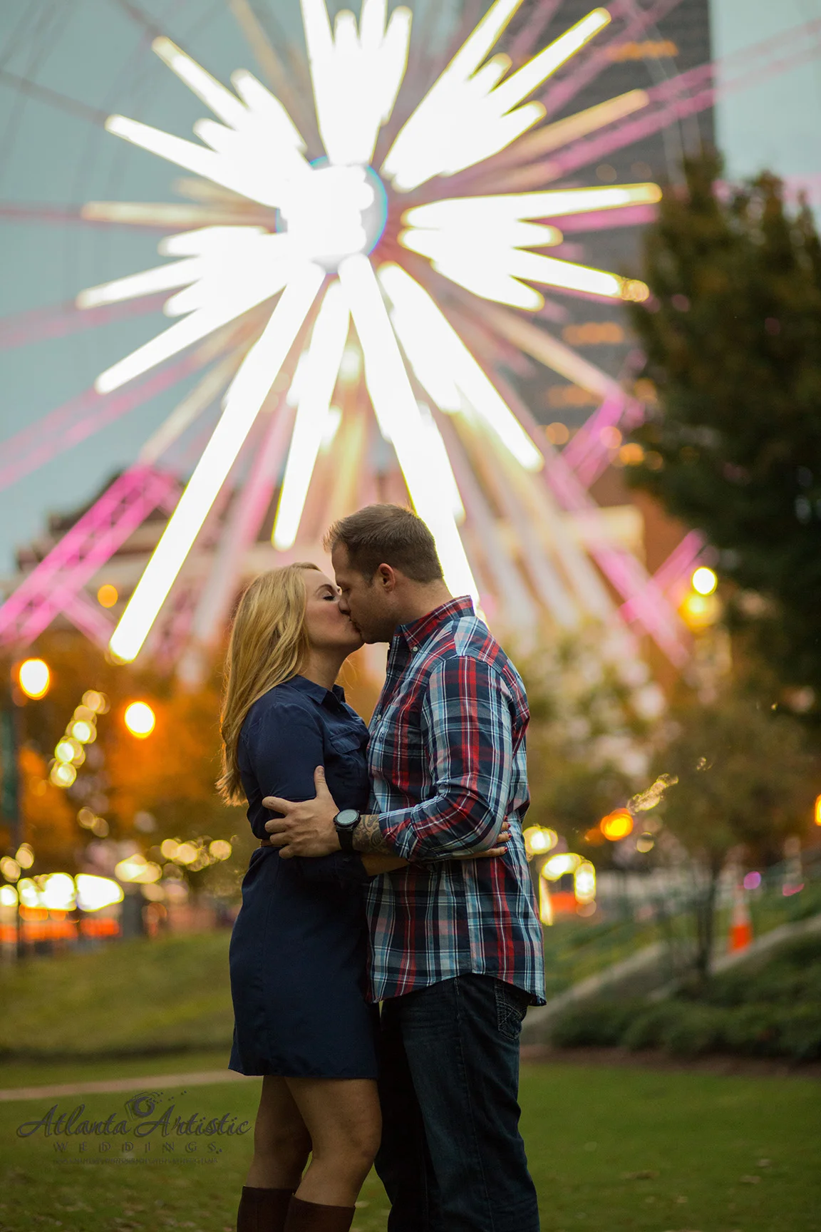 Engagement Photography with Natural Lighting at Centennial Olympic Park and Fountains