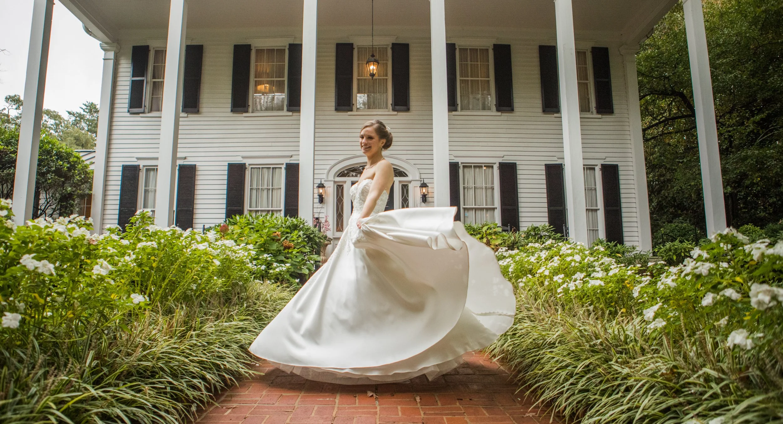Professional Photography by the best award-winning Atlanta Wedding Photographers at AtlantaArtisticWeddings who shoot with a photo documentary style that Bride and grooms  love.  We capture special moments with candid photography.  The photographers