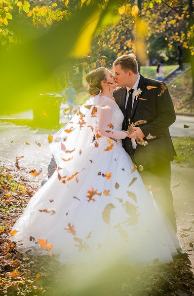3 Reasons To Have A Fall Wedding!