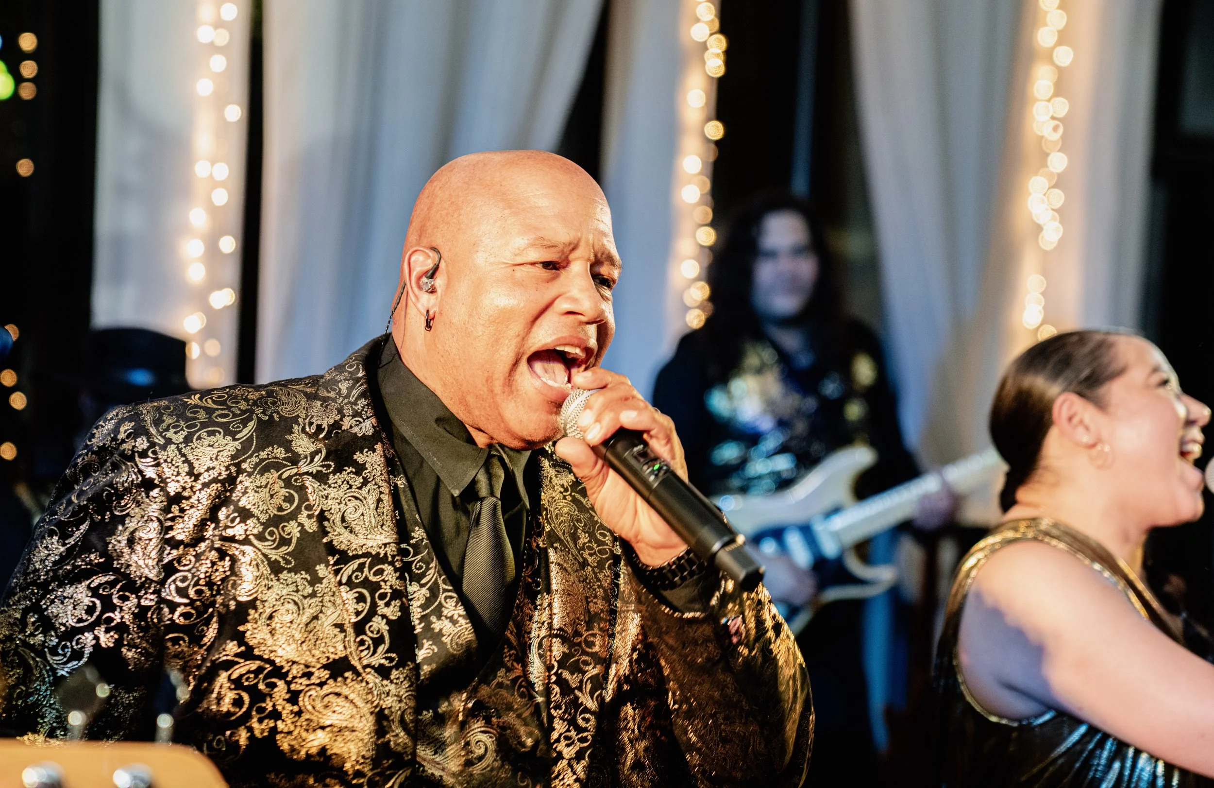 Great Flash Back Party Band at Calanwolde Wedding shot by the Atlanta Wedding Photographers at Atlanta Artistic Weddings