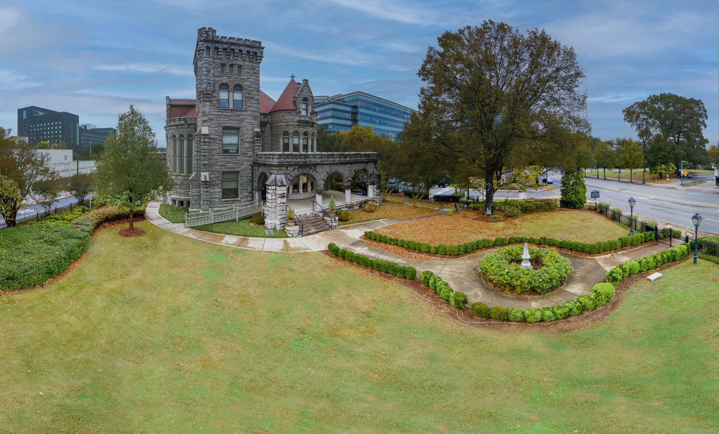 Rhodes Hall -  by the Atlanta wedding Photographers at AtlantaArtisticWeddings
