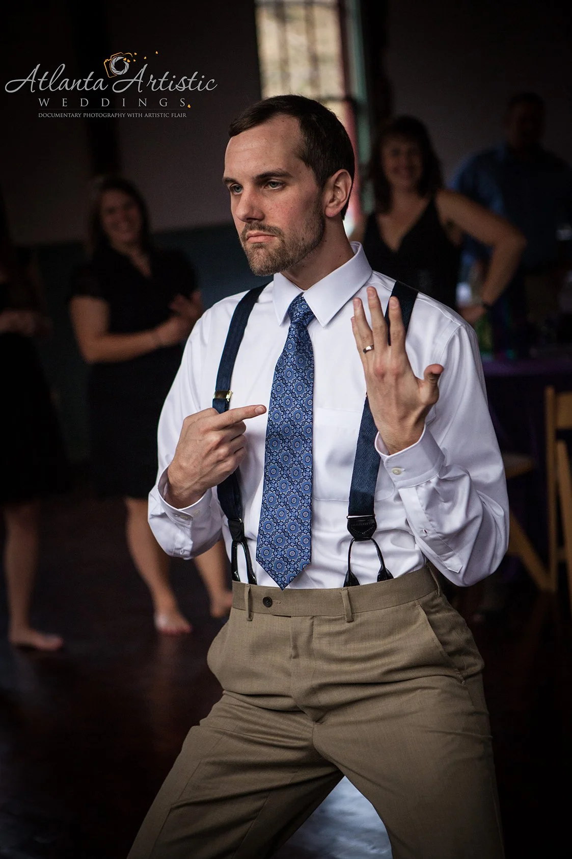 The Atlanta wedding photographer at AtlantaArtisticWeddings tells your wedding story with Photodocumentary photography