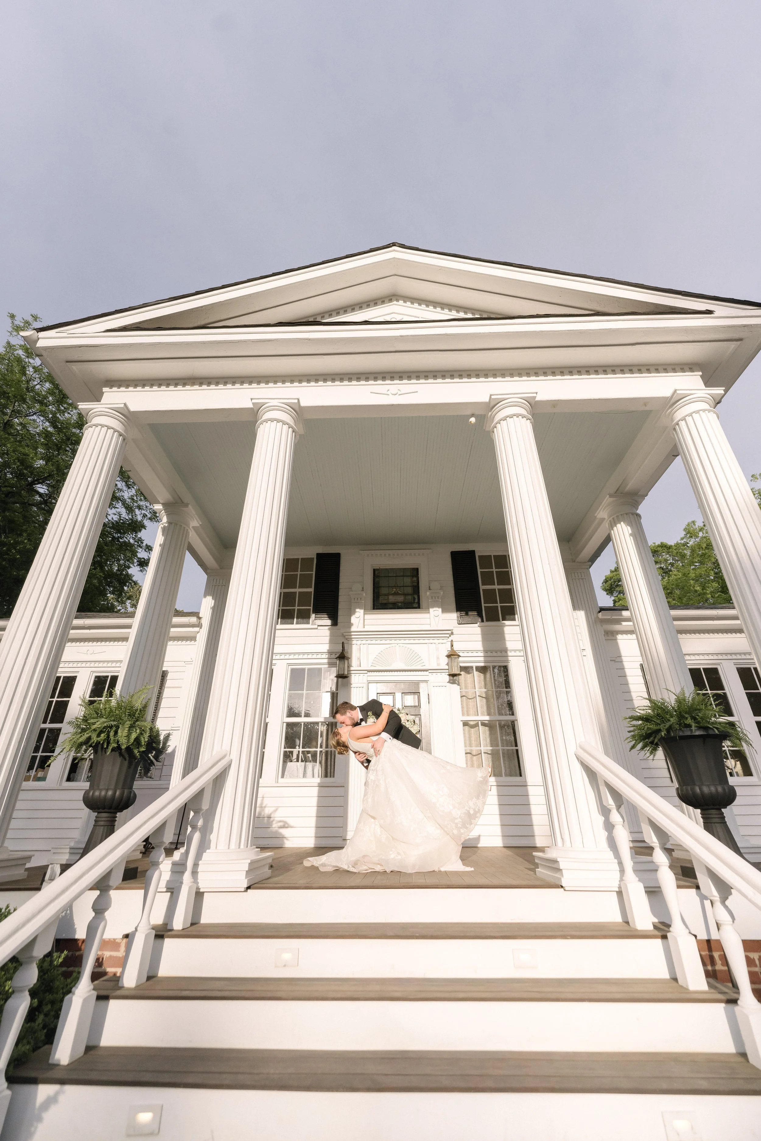 Atlanta Wedding Photographers at AtlantaArtisticWeddings Capture Big Day at Historic Naylor Hall in Roswell, Georgia