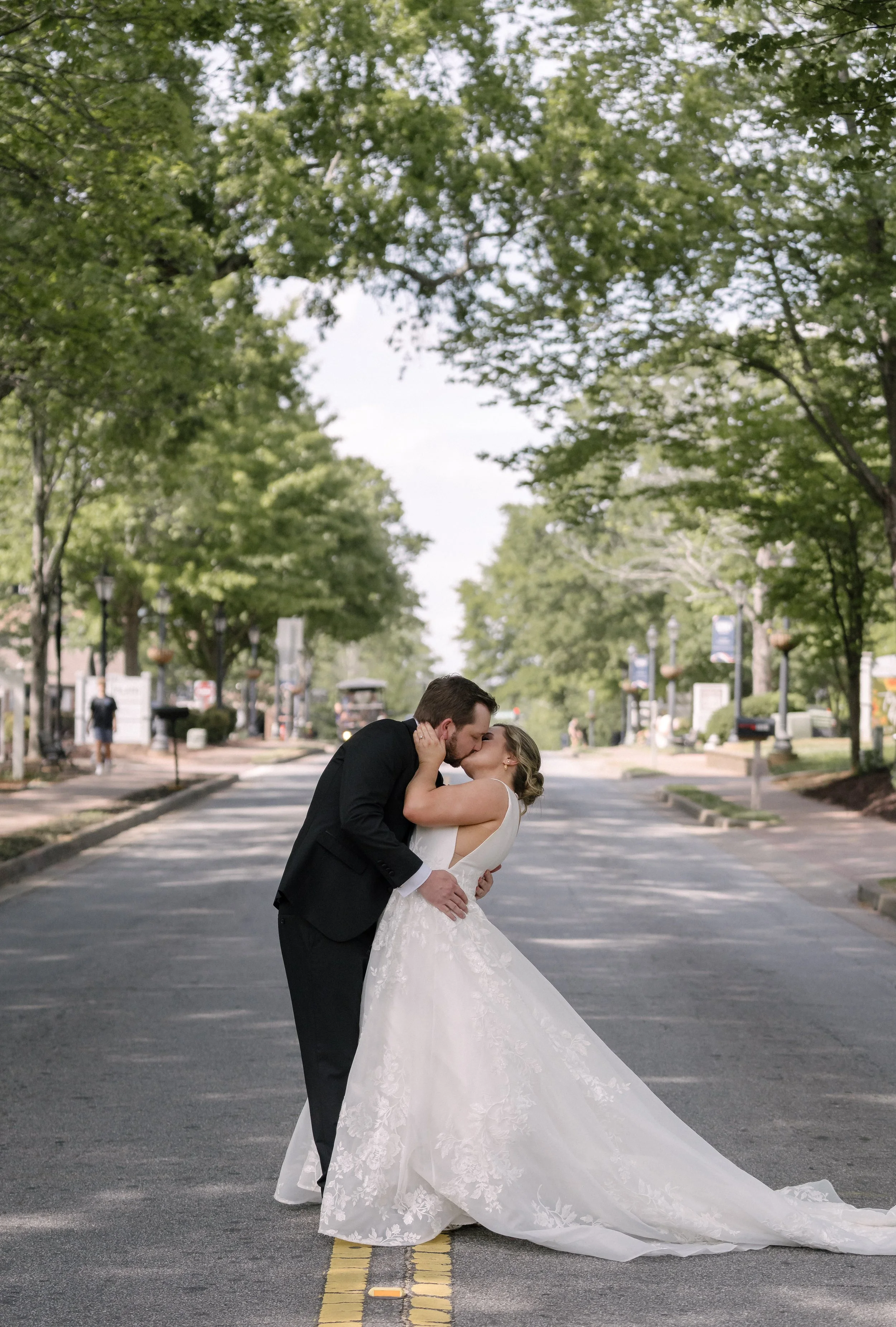Atlanta Wedding Photographers at AtlantaArtisticWeddings Capture Big Day at Historic Naylor Hall in Roswell, Georgia