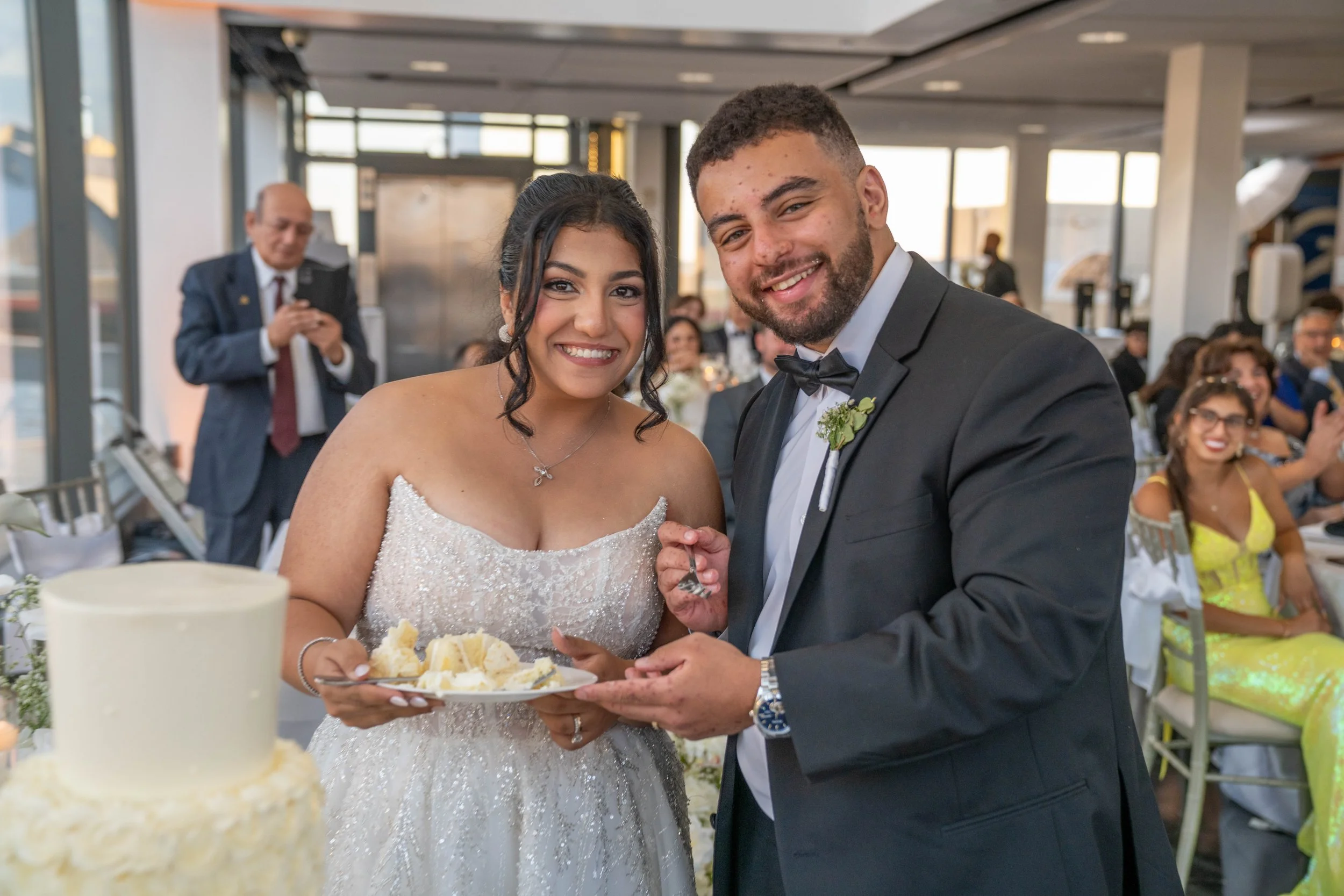 The Atlanta wedding photographer at AtlantaArtisticWeddings tells your wedding story with Photodocumentary photography at Ventanas