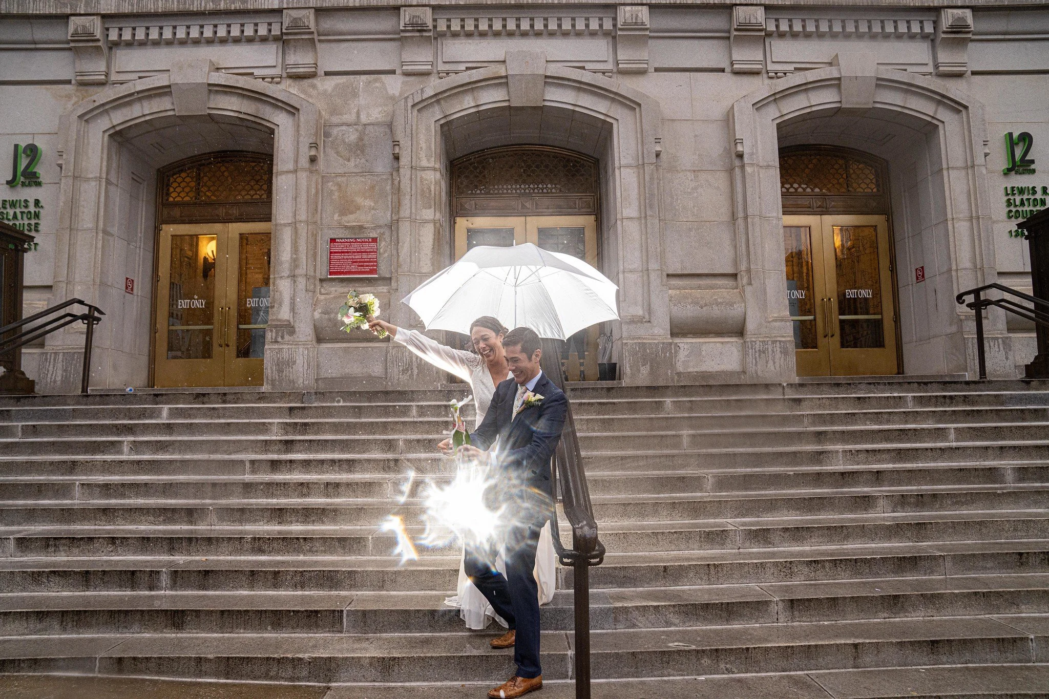 Romantic wedding photos in the Rain by AtlantaArtisticWeddings