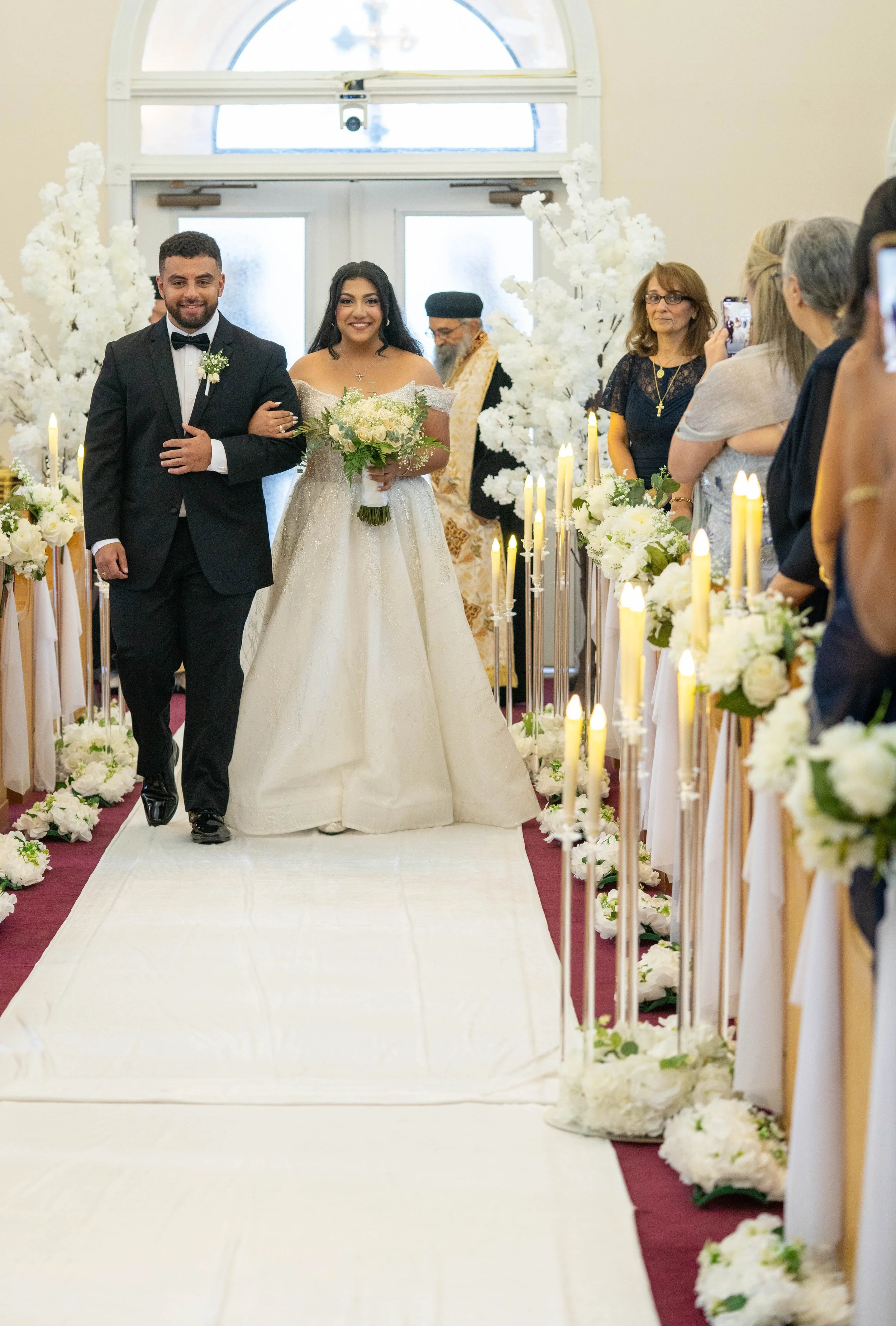 The Atlanta wedding photographer at AtlantaArtisticWeddings tells your wedding story with Photodocumentary photography at Ventanas