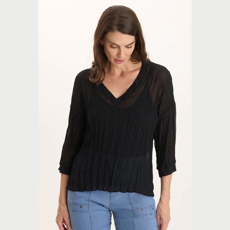 The hoyt crinkle pleat 3/4 sleeve vneck top by XCVI in black
