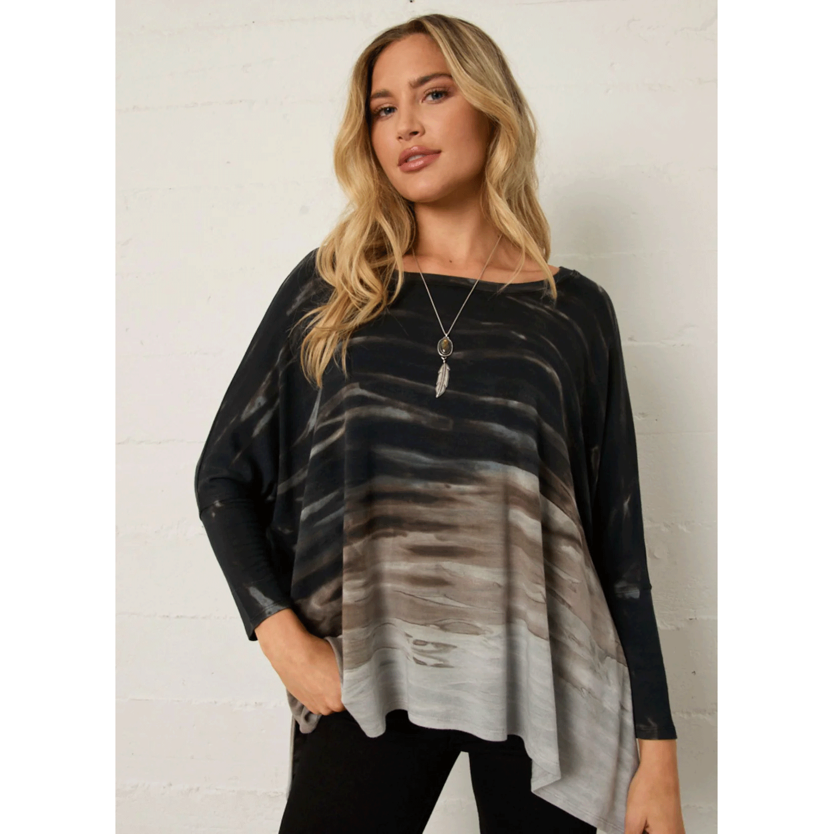 River-Sky-sierra-sweatshirt-vista-04.gif