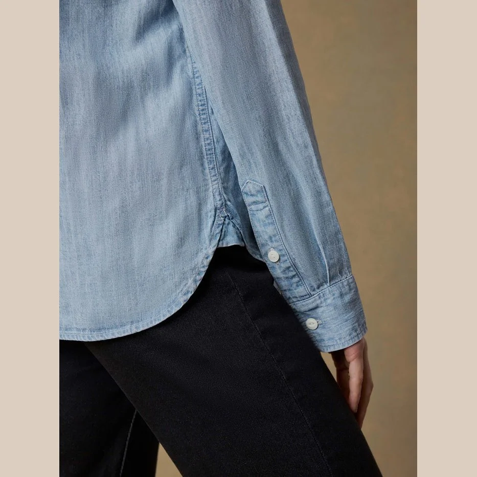 Faherty-tried-and-true-chambray-classic-shirt-mid-wash-07.jpg