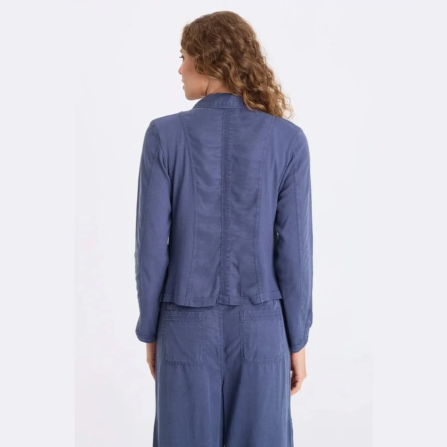 XCVI-eivor-soft-twill-jacket-bluestone-04.jpg