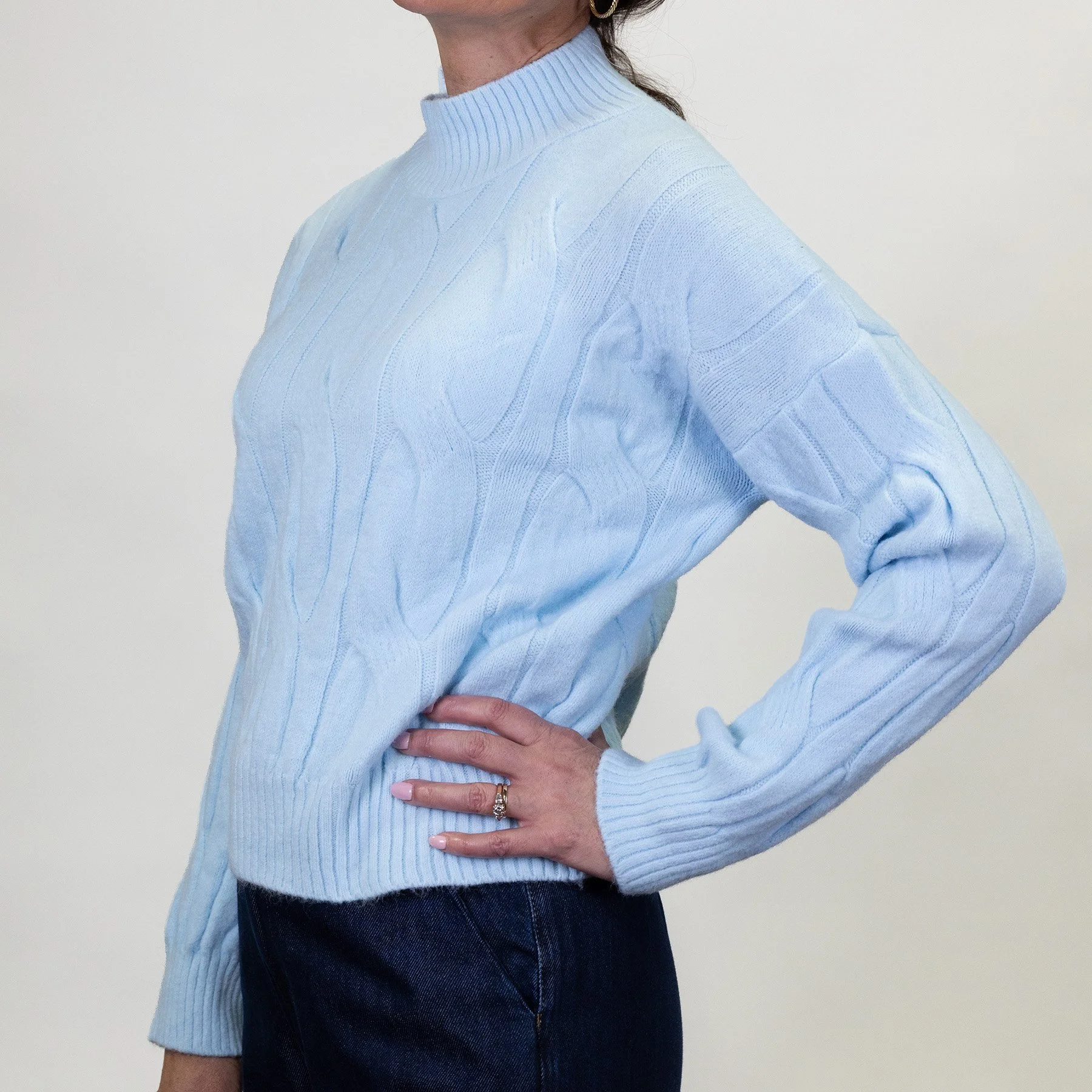 Astrid-etta-mock-light-blue-03.jpg