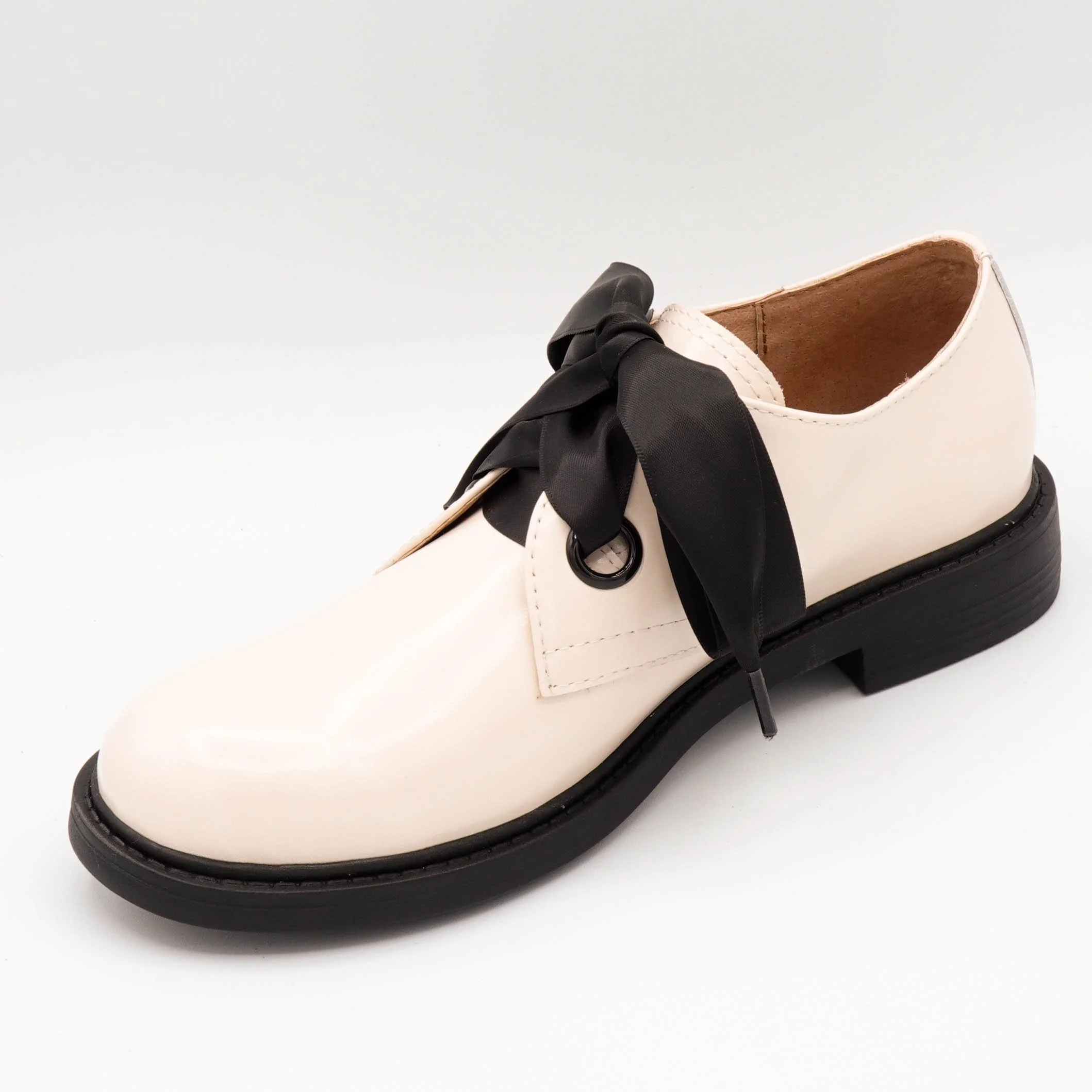 all-black-footwear-ribbon-ox-beige-2.jpg
