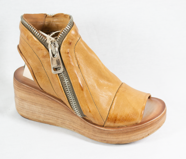 Naylor wedge in tiger — Centro Shoes, Inc.